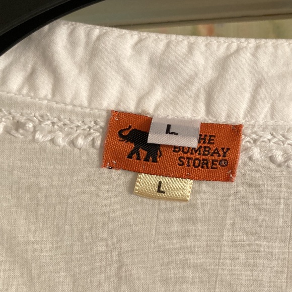 210.  Detailed White Tunic - Picture 2 of 6